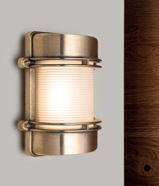 Vanjska zidna mesingana lampa Giesse  2374.L pravokutni dizajn