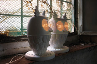 Stolna lampa Karman Ti‑Vedo – bijela keramička lampa sova